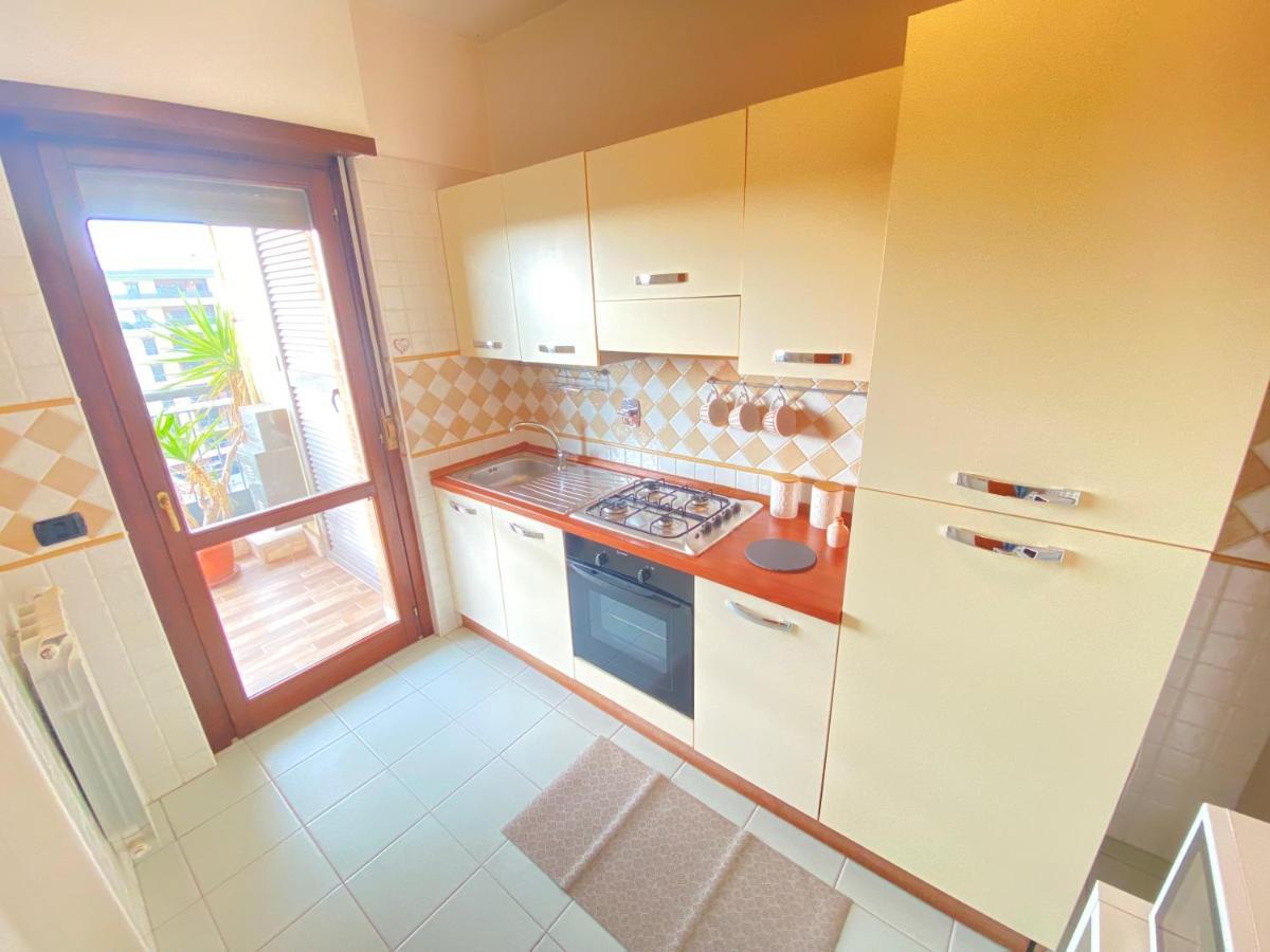 Golden Hour Apartment - Panoramic Terrace フィウミチーノ エクステリア 写真