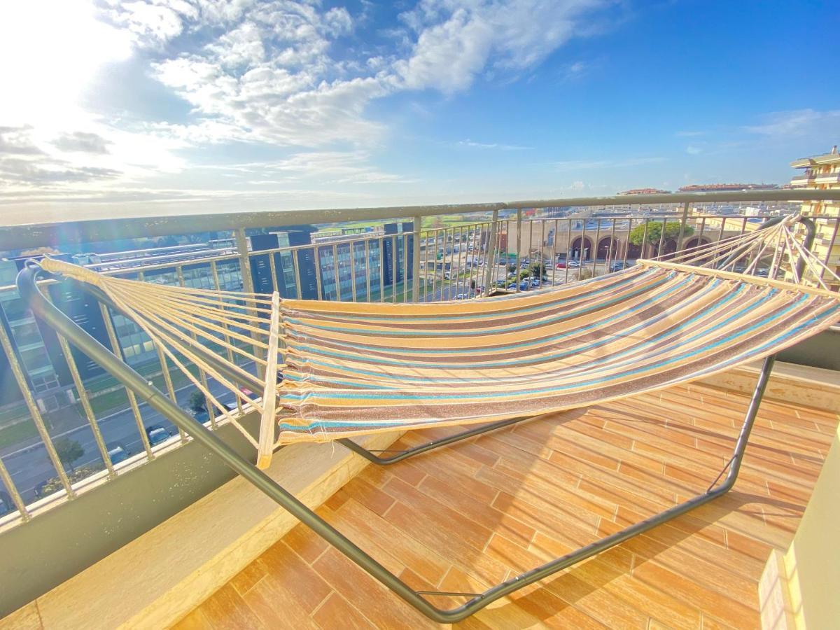 Golden Hour Apartment - Panoramic Terrace フィウミチーノ エクステリア 写真